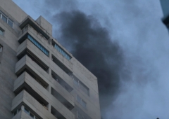 Cháy tòa nhà 23 tầng ở Hà Nội, hàng trăm cư dân hoảng loạn